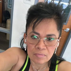 Meet your Posher, Ana